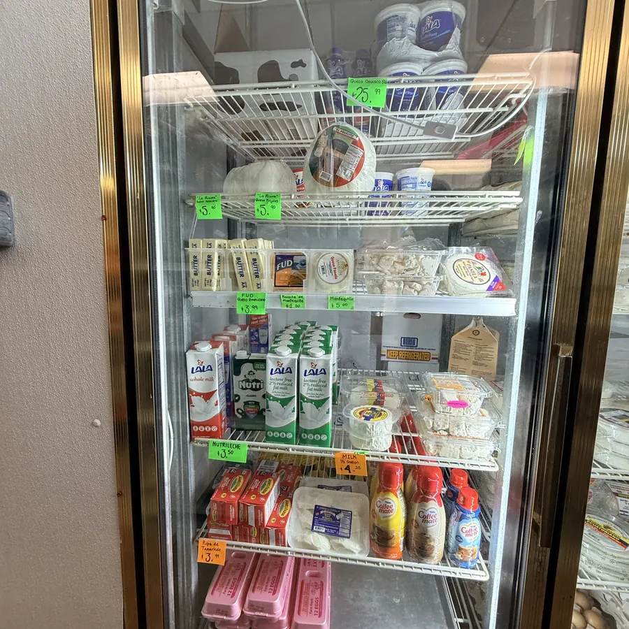 Lácteos y cremas — Primos Products and Grocery, Blackwood NJ
