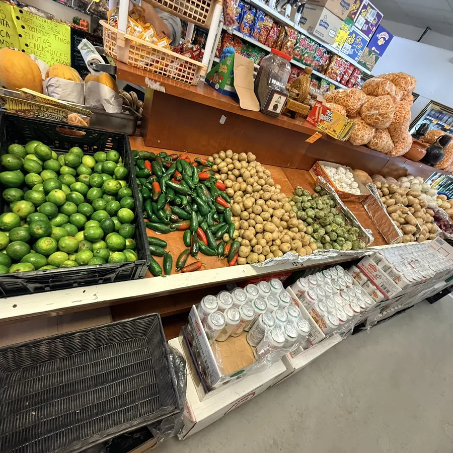 Fruta y verdura — Primos Products and Grocery, Blackwood NJ